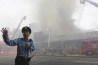 Tokio: incendio destruye parte de Tsukiji, el famoso mercado de pescado