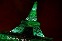 Un hombre armado fue detenido tras entrar en la Torre Eiffel