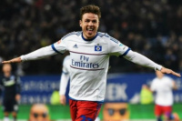 Insólito: un jugador de Hamburgo hizo un gol y se lesionó en el festejo