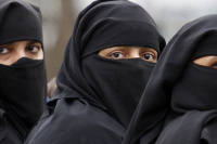 Enterate de las cosas que las mujeres todavía no pueden hacer en Arabia Saudita