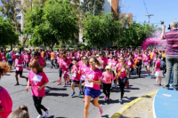 Miles de sanjuaninos corrieron por el cáncer de mama