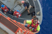 Rescatan a dos mujeres que estaban a la deriva en el Pacífico desde mayo