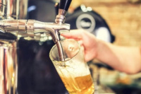 El Gobierno bajará el impuesto interno a la cerveza 