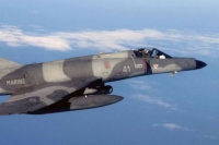 Fuerte disputa entre la Fuerza Aérea y la Armada por los aviones franceses que compró el Gobierno