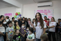 Lourdes Sánchez visitó a los chicos de FundaME