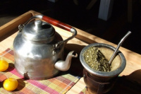 El agua, la yerba y la bombilla: cómo preparar el mate perfecto