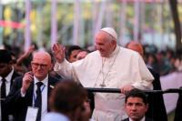 El Papa le recomendó a los jóvenes “viajar en la vida y no vagar sin rumbo”