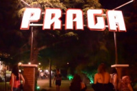 PRAGA: el innovador patio cervecero con food trucks que es furor entre los sanjuaninos