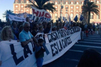 Manifestantes reclamaron por la prisión domiciliaria al genocida Miguel Etchecolatz