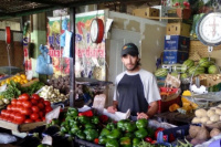 Mirá el listado de precios de frutas y verduras en la Feria Municipal