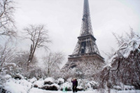 Nevada histórica en París: la ciudad amaneció totalmente blanca