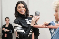 Kendall Jenner modela la nueva colección de Adidas Originals