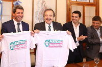 Centenario del Bloquismo: dirigentes y Ricardo Alfonsín visitaron al Gobernador 