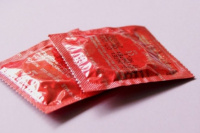 Peligro: prohíben vender y distribuir preservativos por estar 