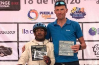 Compitió con su vieja bicicleta y quedó segundo en la carrera más difícil de México