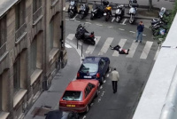 Un hombre atacó con un cuchillo a varias personas en París: al menos dos muertos