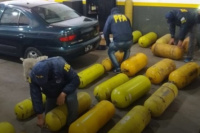 Secuestran 53 kilos de cocaína ocultos en tubos de GNC
