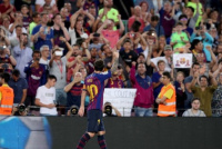 Con un doblete de Messi, Barcelona goleó al Alavés