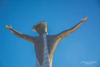 Calingasta: alzaron la escultura de Cristo de 27 metros
