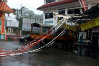 Cientos de turistas quedaron varados en Tailandia por la tormenta Pabuk