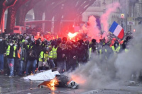 Francia busca restringir las manifestaciones de los chalecos amarillos