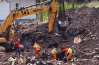 Retomaron la búsqueda de desaparecidos tras la avalancha en Brasil