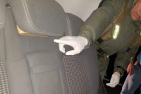 Gendarmería secuestró 2 kilos de droga en el apoyacabezas de un auto