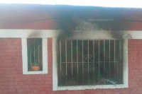 Un nene de 4 años provocó un incendio en su casa y la familia perdió todo