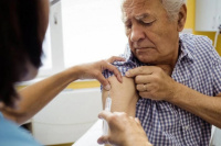  “Vacunar es cuidar”, el operativo de vacunación para adultos mayores