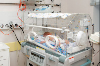 Abandonaron a una beba en neonatología: el Estado quiere dar con los padres