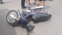 Un choque en Capital dejó a motociclista en el hospital