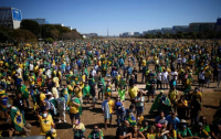 Seguidores de Bolsonaro marcharon en contra del sistema electoral