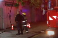 Un niño incendió su casa mientras jugaba con un encendedor: Tres personas internadas