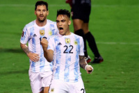 Argentina estrenó el título de campeón con una clara victoria ante Venezuela