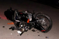 Madre e hijo fueron hospitalizado tras chocar en moto contra un auto