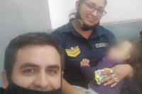 Córdoba: Un policía rescató a una niña maltratada y pide seguir cuidándola
