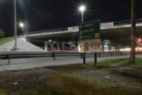 Avenida de Circunvalación: chocó a dos motociclistas y se fugó