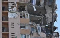 Las alarmantes imágenes del impacto de los misiles rusos en un edificio residencial de Kiev 
