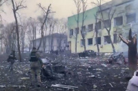 Rusia bombardeó y destruyó una maternidad en Mariupol