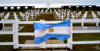A 40 años de la Guerra de Malvinas: Cientos de soldados aún no han sido identificados en el cementerio de Darwin