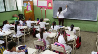 Las escuelas primarias sumarán una hora de clases más por día