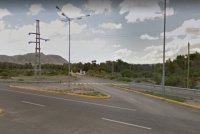 Una sanjuanina quedó grave, tras un choque entre una moto y un auto en el Pinar