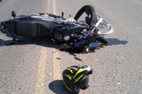 Un motociclista murió tras ser atropellado en 25 de Mayo