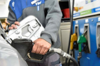 Naftas: YPF también incrementó 10% promedio sus combustibles en todo el país