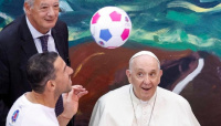 El papa Francisco bendijo la pelota para el Partido por la Paz