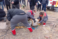 Rescataron al joven que cayó a un pozo de agua en Pocito