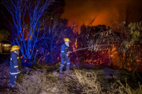 Durante la madrugada Bomberos controlaron el incendio de Zonda