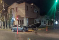 Conductor borracho provocó un violento choque en Trinidad: una pareja hospitalizada