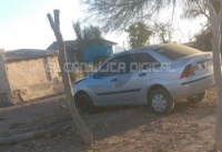 Un auto impactó contra el frente de una casa en Caucete