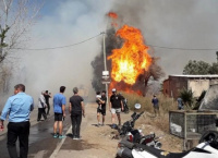 Otro incendio: El fuego se propaga en el Médano de Oro y hay casas en peligro 